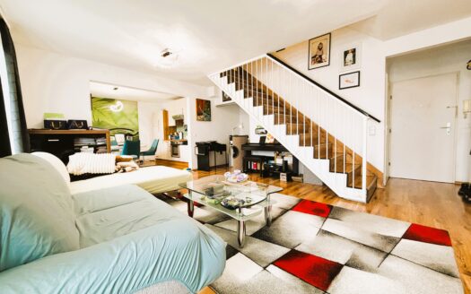 Exklusive 4-Zimmer-Maisonettenwohnung mit Balkon & Loggia